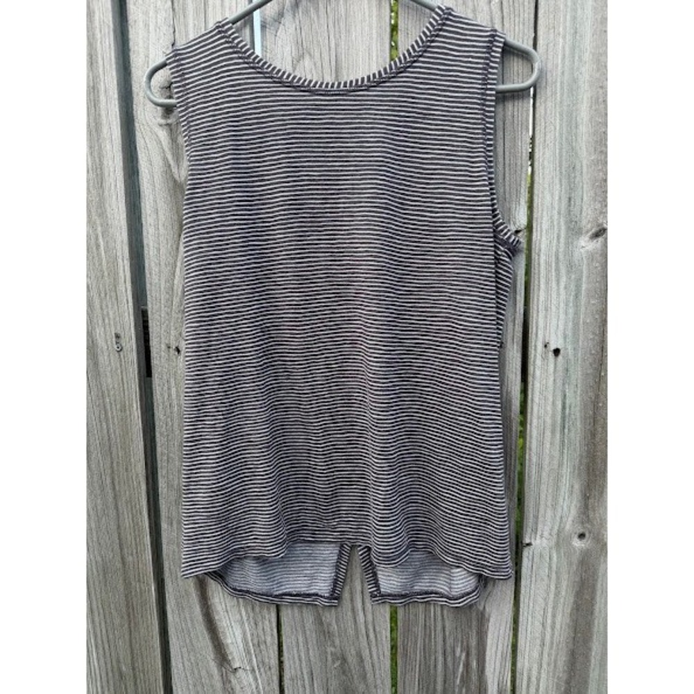 Activewear‎ Yoga Athleisure Athleta Striped Tank Top Womens Size S Grey White